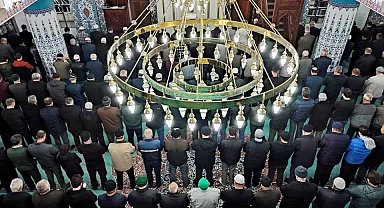 Simav'da sabah namazı sonrası kar ve yağmur duası