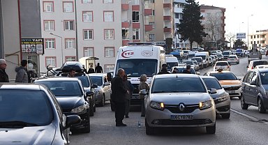 Sinop'ta 2 otomobil çarpıştı: 1 yaralı