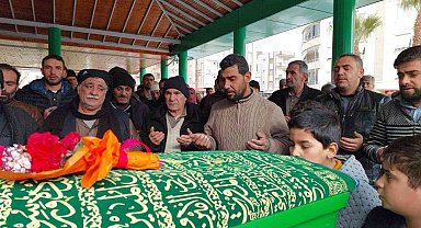Soba faciasında duygulandıran veda: Annesine, tabutunu öperek veda etti
