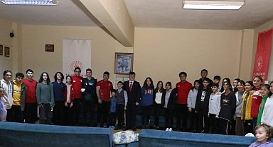 Sporcu eğitim merkezinde moral yemeği