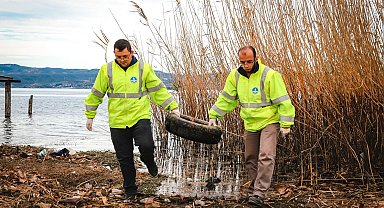 Su seviyesi gerileyen Sapanca Gölü'nden bakın neler çıktı