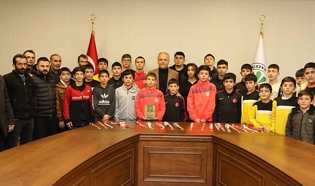 Suluova Belediyesporlu güreşçilerden 35 madalya