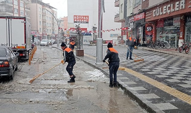 Sungurlu Belediyesi'nden kar mesaisi