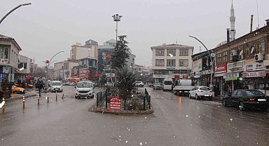 Sungurlu'ya yılın ilk karı yağdı