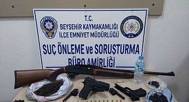 Şüphe üzerine durdurulan otomobilden silah ve mermi çıktı