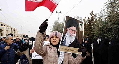Tahran'da hükümete destek gösterisi: "Hepimiz Hamaney'in askeriyiz"