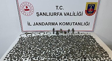 Tarihi eser operasyonunda 6 bronz heykel ile 2 bin 104 sikke ele geçirildi
