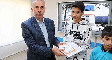 Taşova'da 3 bin 950 öğrenci karne aldı