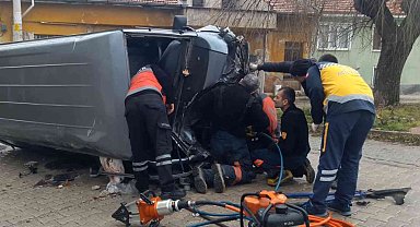 Tavşanlı'da trafik kazası: 3 yaralı