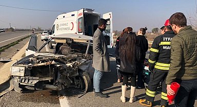 Tekeri kopan otomobil karşı şeride geçti: 1 yaralı