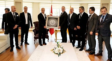 Tekli: "Savunma sanayi ve dijital dönüşüm konusunda çalışma yürütüyoruz"