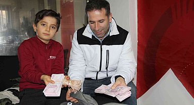 Televizyonda izlerken inanamadığı olay başına geldi