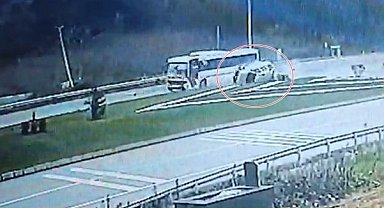 Test sürüşüne çıkan otobüs ile hafif ticari araç çarpıştı: 1 ölü, 1 yaralı