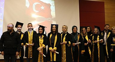 Tezsiz Yüksek Lisans öğrencilerine mezuniyet töreni