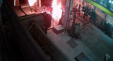 Tinerle sobayı yakmak isterken alevler içinde kaldı