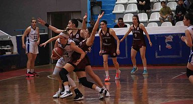 TKBL: İzmit Belediyespor: 86 - Elazığ Basketbol: 78