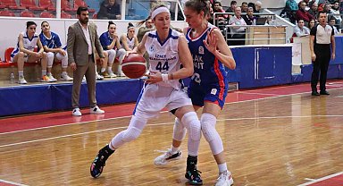 TKBL: İzmit Belediyespor: 93 - Emlak Konut Gelişim: 81