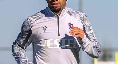Trabzonspor'un Brezilyalı oyuncusu Bruno Peres, sahalara dönüyor