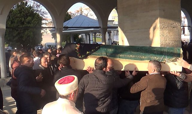 Trafik kazasında hayatını kaybeden genç kız toprağa verildi