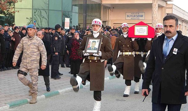 Trafik kazasında şehit olan Astsubay Harun Uğur son yolculuğuna uğurlandı