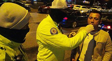Trafikçilerden uyuşturucu test kitli denetim
