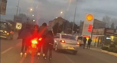 Trafikte pes dedirten yolculuk kameraya yansıdı