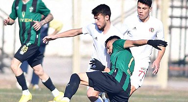 Turgutluspor: 2 - Bornova F.K.: 3