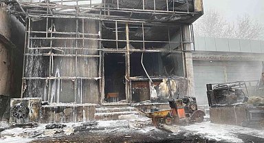 Tuzla'da İSKİ doğalgaz borusunu patlattı, AK Parti Teşkilat Bürosu küle döndü