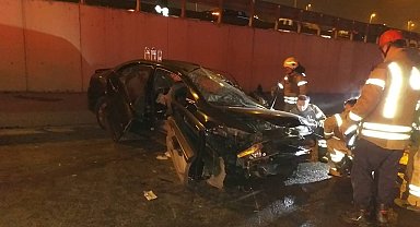 Tuzla'da makas atan otomobilin çarptığı araç yan yola uçtu: 1 ölü, 2 ağır yaralı
