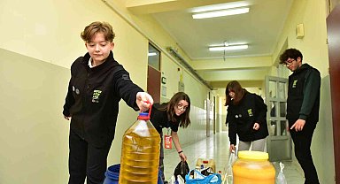 Tuzlalı liseliler 4 haftada 31 bin 500 kilo atık topladılar