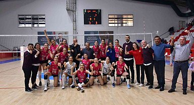 TVF Bayanlar 2. Lig: Bozüyük Belediyesi Eğitim Spor: 3 - Bilecik Belediye Spor: 0