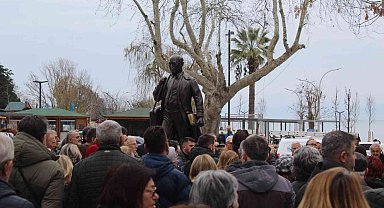 Uğur Mumcu, Sinop'ta isminin verildiği meydanda anıldı