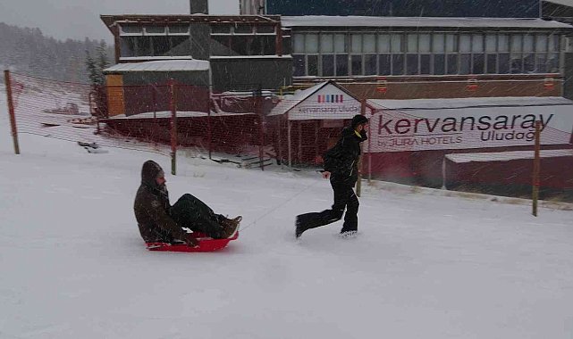 Uludağ'da kar kalınlığı 25 santimetreye ulaştı