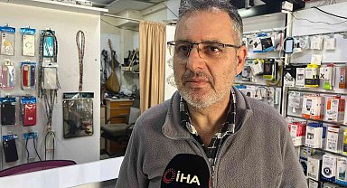 Ümraniye'de çocuk hırsızın telefon çaldığı anlar kameraya yansıdı