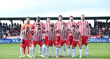Ümraniyespor'da Serkan Kırıntılı ve Del Valle kadro dışı bırakıldı