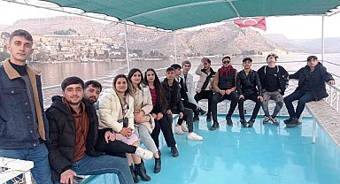 Üniversite sınavına hazırlanan gençler moral turuna çıktı