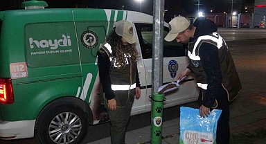Uşak polisi yeni yılda da sokak hayvanlarını unutmadı