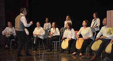 Uşaklı öğretmenlerden unutulmaz gece