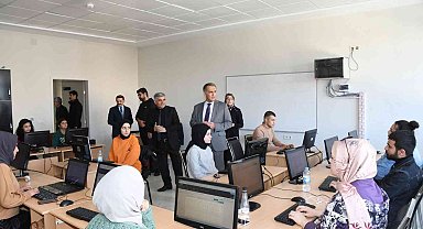 Vali Çuhadar, halk eğitim merkezinde incelemelerde bulundu