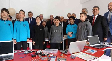 Vali Dağlı: "Robotik kodlama atölyesi öğrencilere çok büyük katkıda bulunacak"