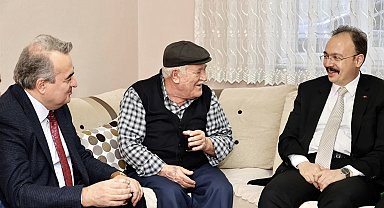 Vali Kızılkaya şehit ailesini ziyaret etti