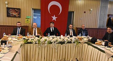 Vali Memiş'ten gazetecilere kutlama