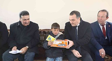 Vali Öksüz'ün köy ziyaretleri devam ediyor