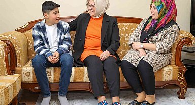 Van Büyükşehir Belediyesi 300 diyabetli çocuğa cihaz hediye etti