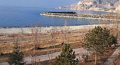 Van Gölü'nde su seviyesi düşmeye devam ediyor