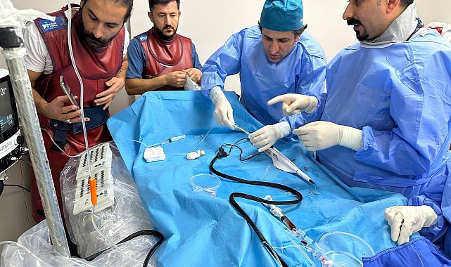 Van'da ilk kez kireçli kalp damarı 'Rotablator' ile temizlenerek tedavi edildi