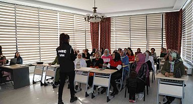 Van'da kadınlara uyuşturucu ile mücadele semineri