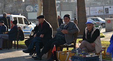 Vatandaşlar yazdan kalma günlerin tadını çıkartıyor