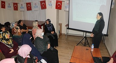 Yalova Belediyesi'nden aile içi iletişim semineri