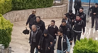 Yasa dışı yollarla yurt dışına kaçmak isterken yakalandılar